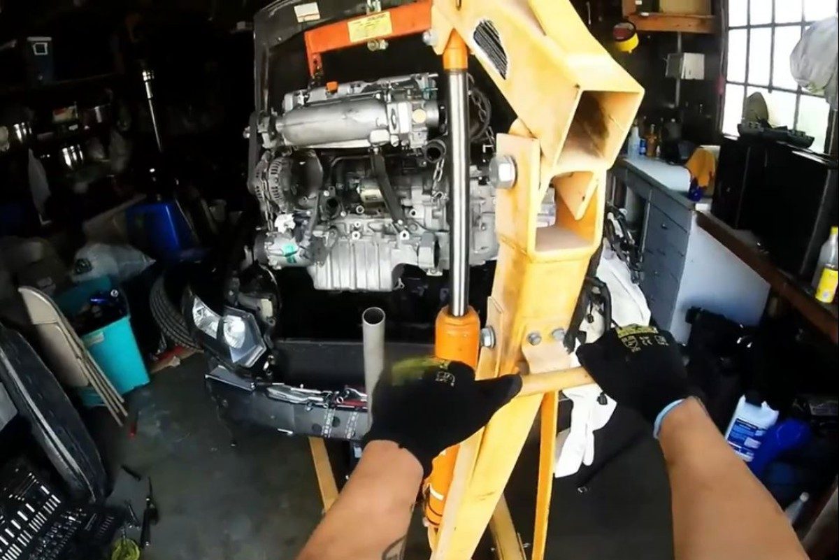 Engine Pulled from top - CammedCivicyoutube2_resized